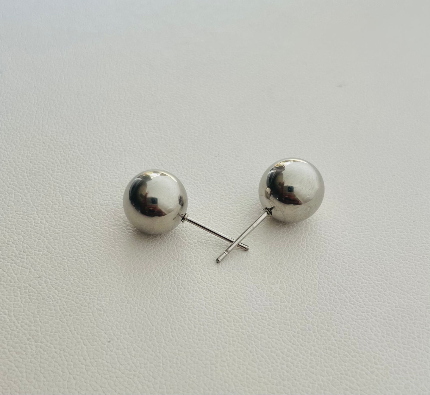 Sphere Studs